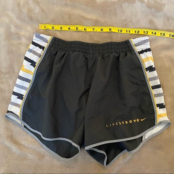 Nike Livestrong Running Shorts :: Size Medium :: Grey/White/Yellow - Picture 2 of 4